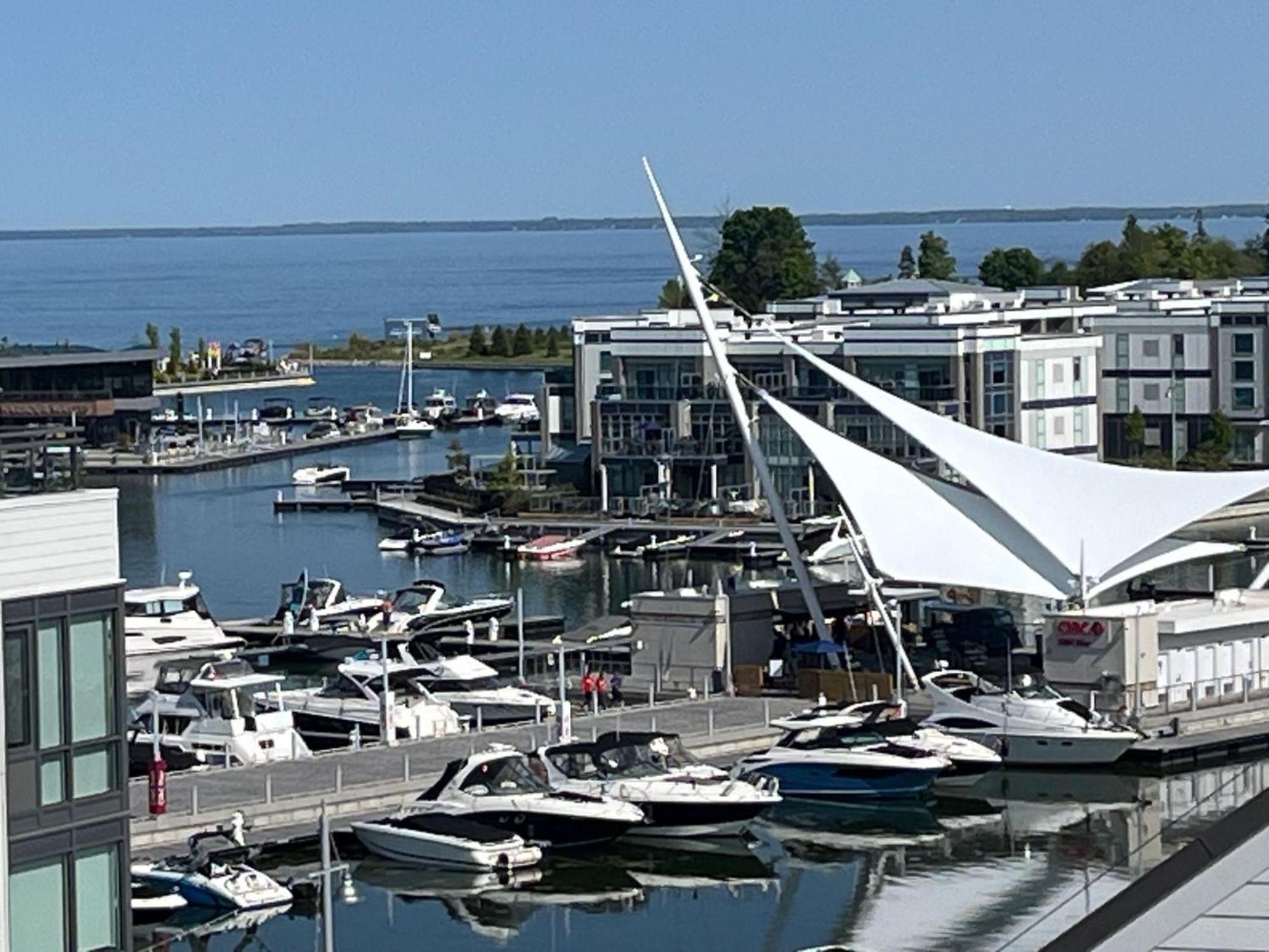 Stunning Stayz At Friday Harbour Beach Marina Resort Lake Simcoe Innisfil Ngoại thất bức ảnh