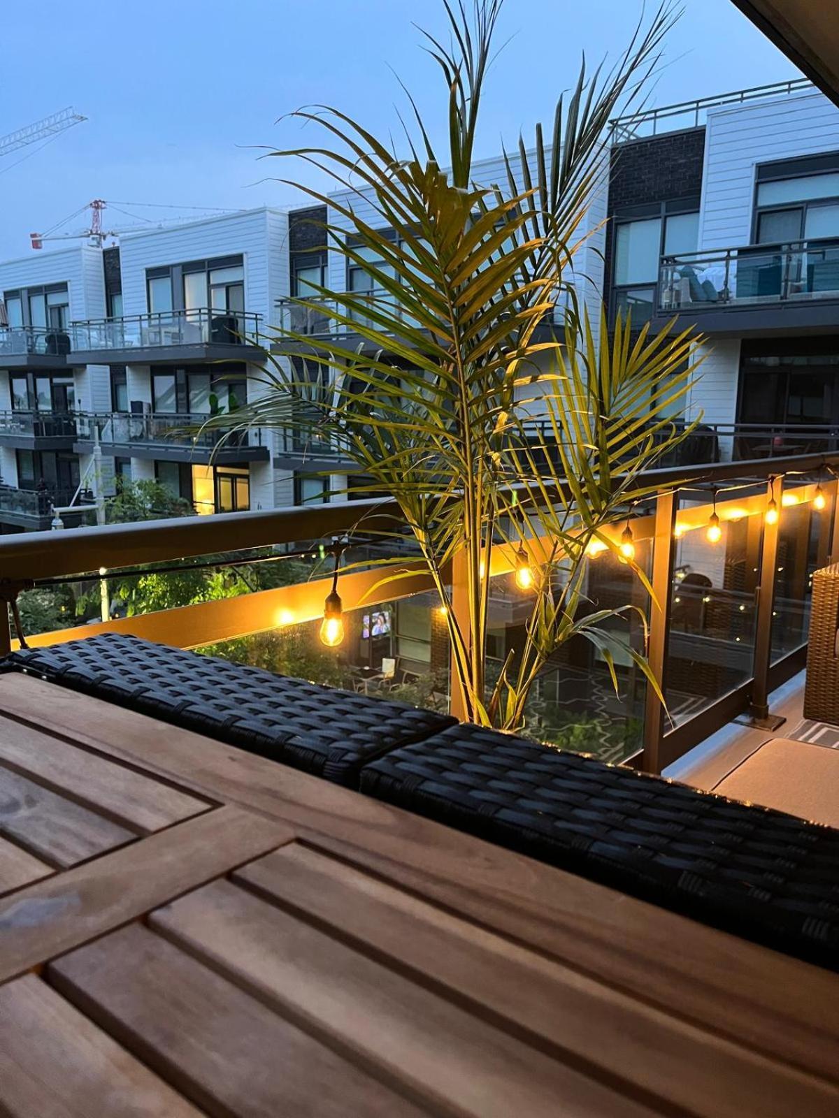 Stunning Stayz At Friday Harbour Beach Marina Resort Lake Simcoe Innisfil Ngoại thất bức ảnh
